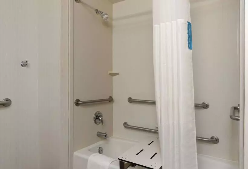 호텔 Hampton Inn Akronsouth