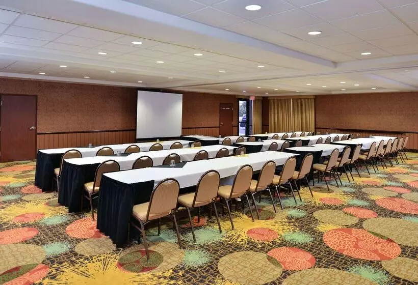 Отель Hampton Inn & Suites Boise Meridian