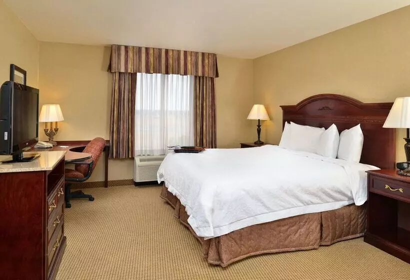 Отель Hampton Inn & Suites Boise Meridian