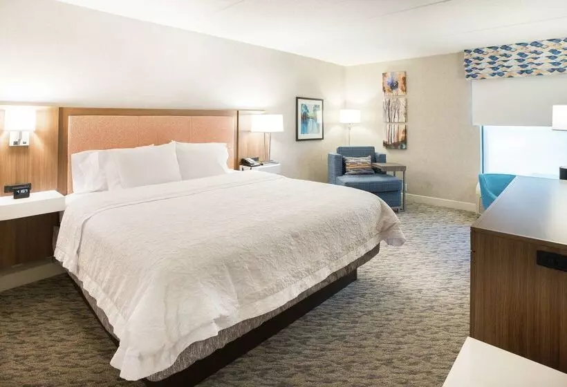 Отель Hampton Inn Clarks Summit