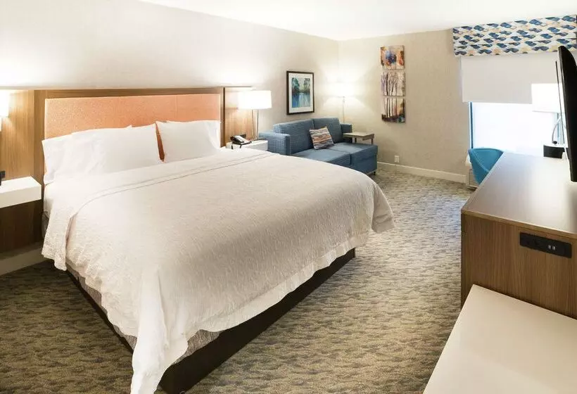 Отель Hampton Inn Clarks Summit