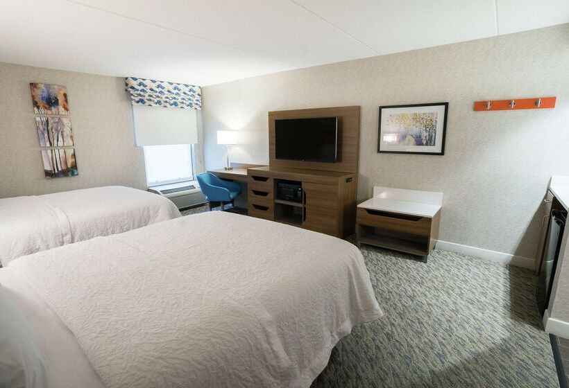 Отель Hampton Inn Clarks Summit