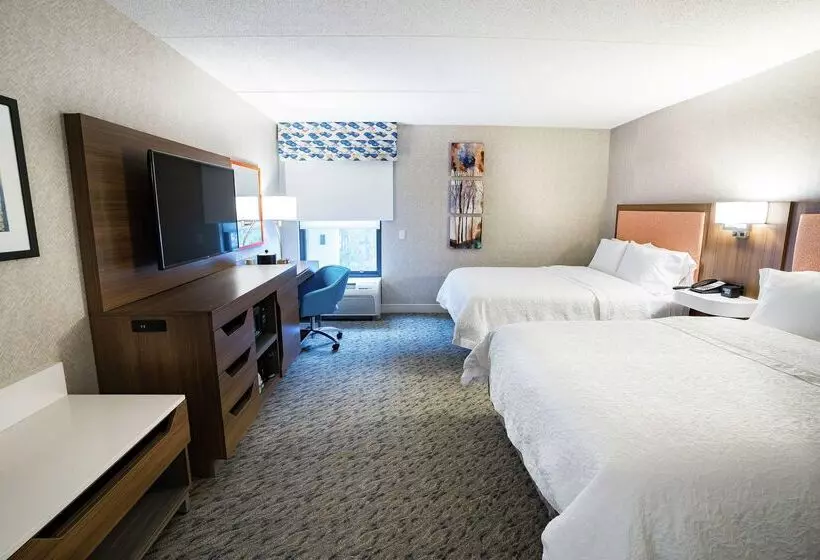 Отель Hampton Inn Clarks Summit