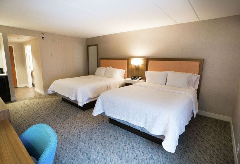 Отель Hampton Inn Clarks Summit