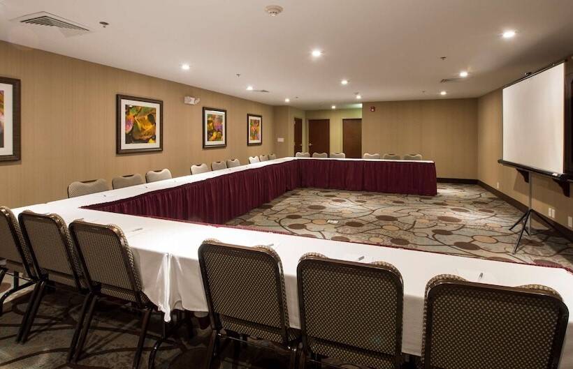 فندق Hampton Inn Cornelia