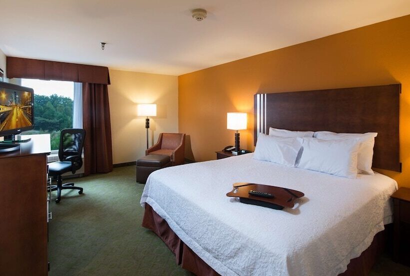 فندق Hampton Inn Cornelia