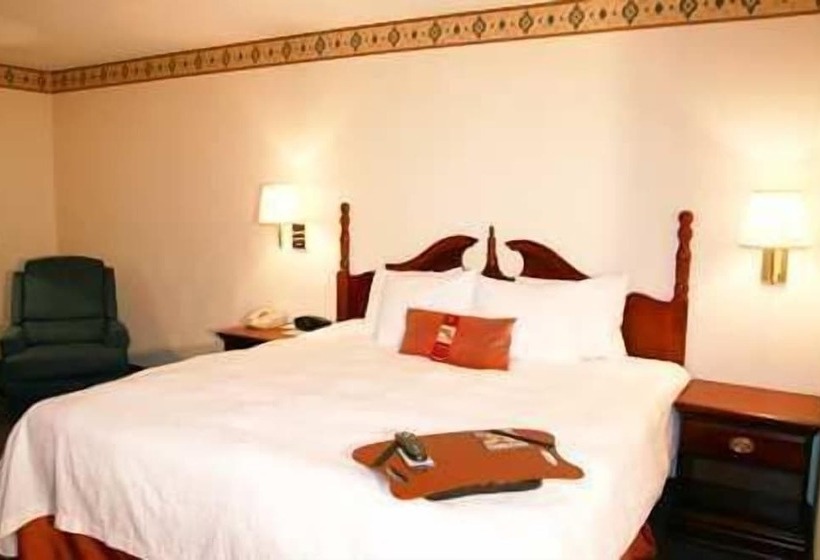 فندق Hampton Inn Cornelia