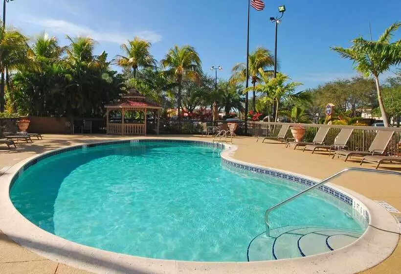호텔 Hampton Inn Fort Myers Airport & I 75