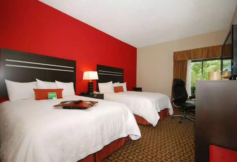호텔 Hampton Inn Fort Myers Airport & I 75