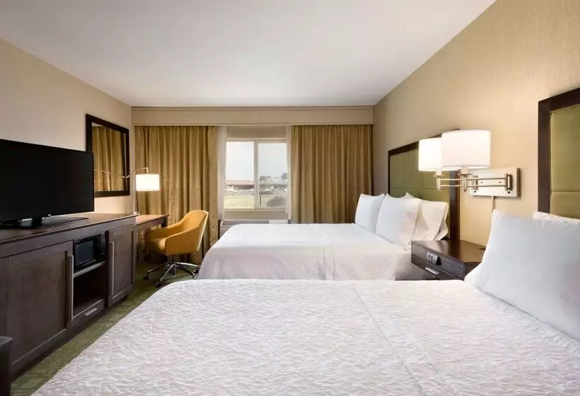 호텔 Summit Suites