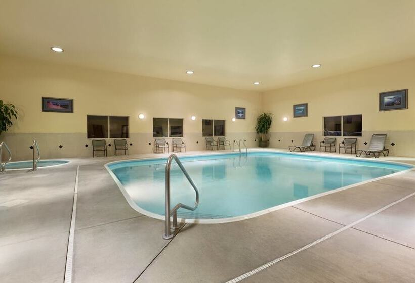 هتل Summit Suites