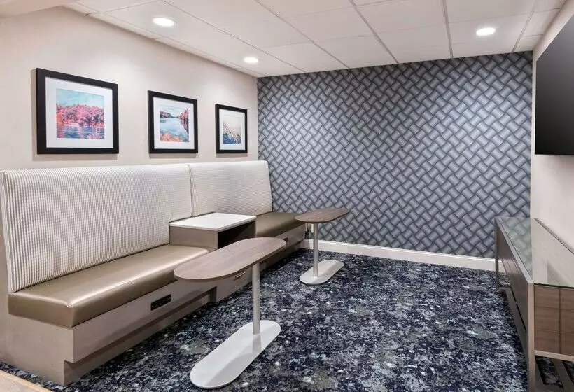 בית מלון כפרי Hampton Inn Hartford/airport