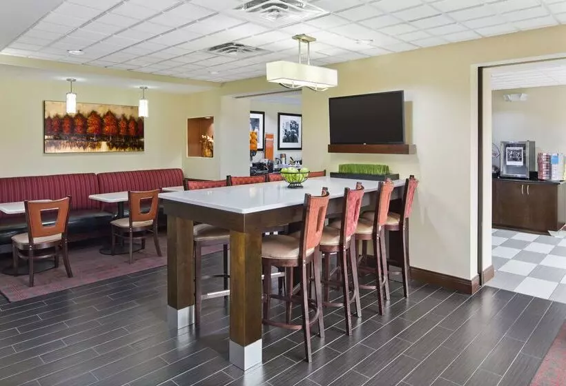 호텔 Hampton Inn Hinesville