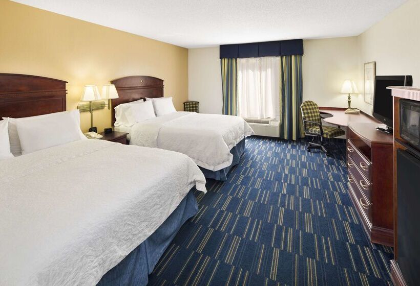 호텔 Hampton Inn Hinesville