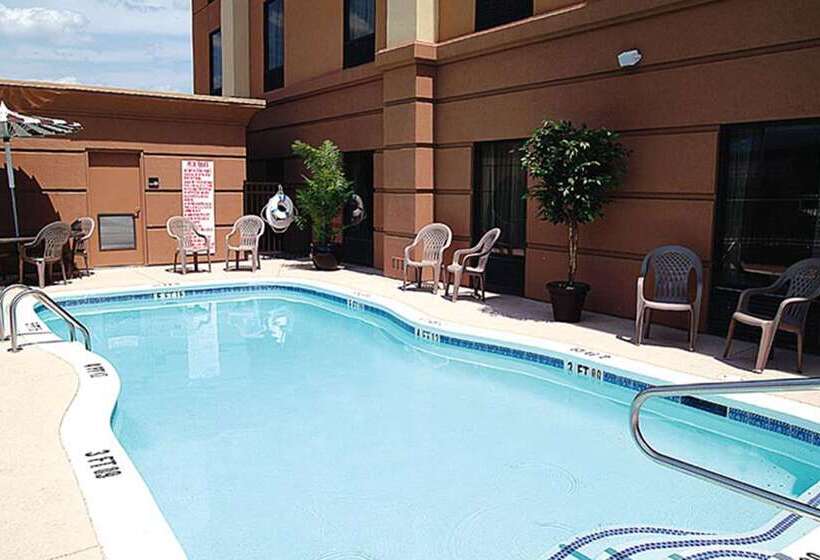 호텔 Hampton Inn Hinesville