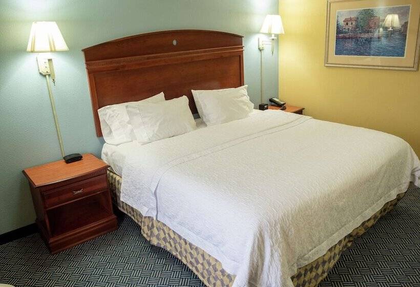 בית מלון כפרי Hampton Inn Lebanon