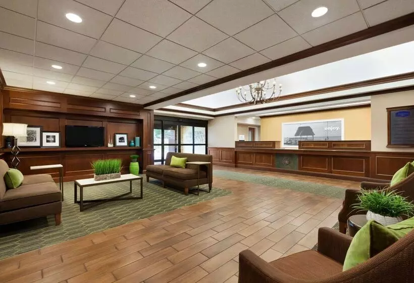 فندق Hampton Inn Long Island  Brookhaven