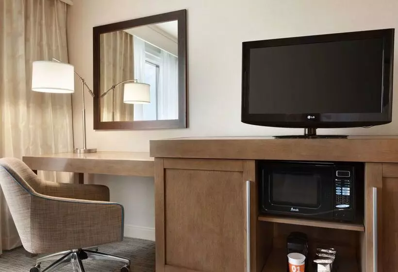 فندق Hampton Inn Long Island  Brookhaven