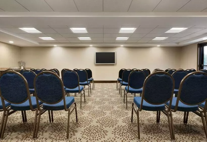 فندق Hampton Inn Long Island  Brookhaven