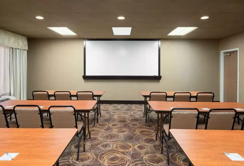 Отель Hampton Inn Pell City