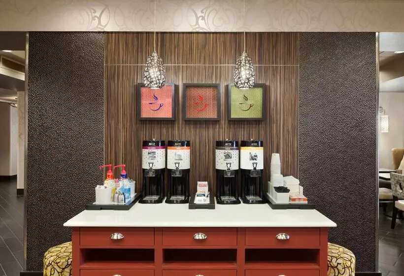 Отель Hampton Inn Pell City