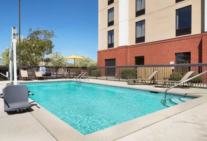 Отель Hampton Inn Pell City