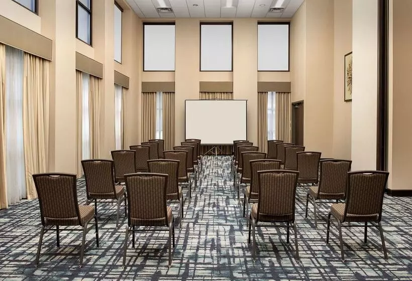 ホテル Hampton Inn & Suites Alpharetta