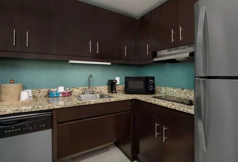 ホテル Hampton Inn & Suites Alpharetta