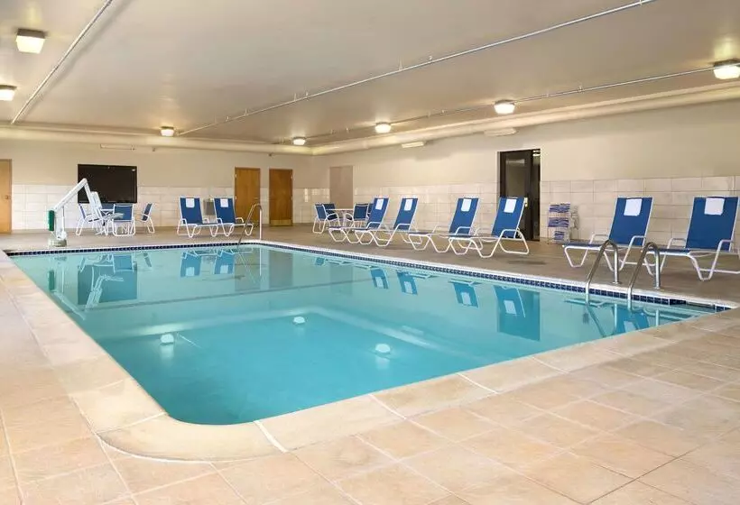 בית מלון כפרי Hampton Inn & Suites Detroit/sterling Heights