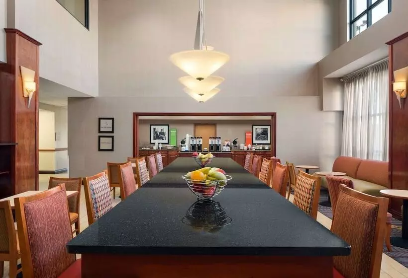 בית מלון כפרי Hampton Inn & Suites Detroit/sterling Heights