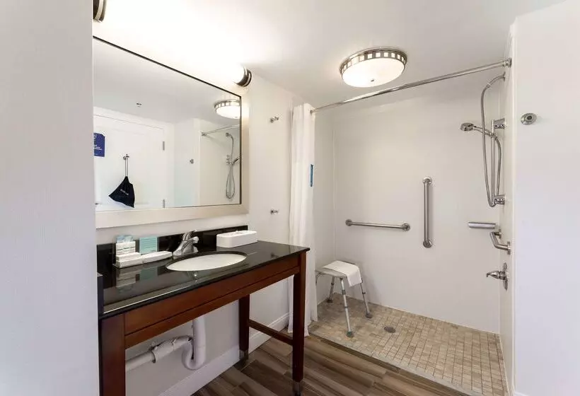 호텔 Hampton Inn & Suites Raleigh Cary Lenovo Center