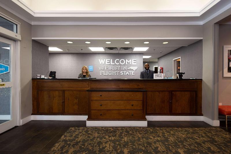 בית מלון כפרי Hampton Inn & Suites Raleigh Cary Lenovo Center