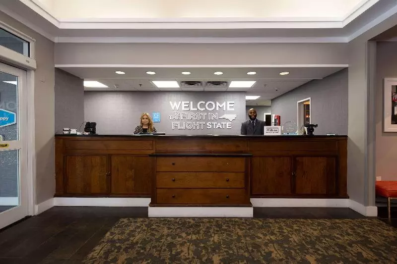 호텔 Hampton Inn & Suites Raleigh Cary Lenovo Center