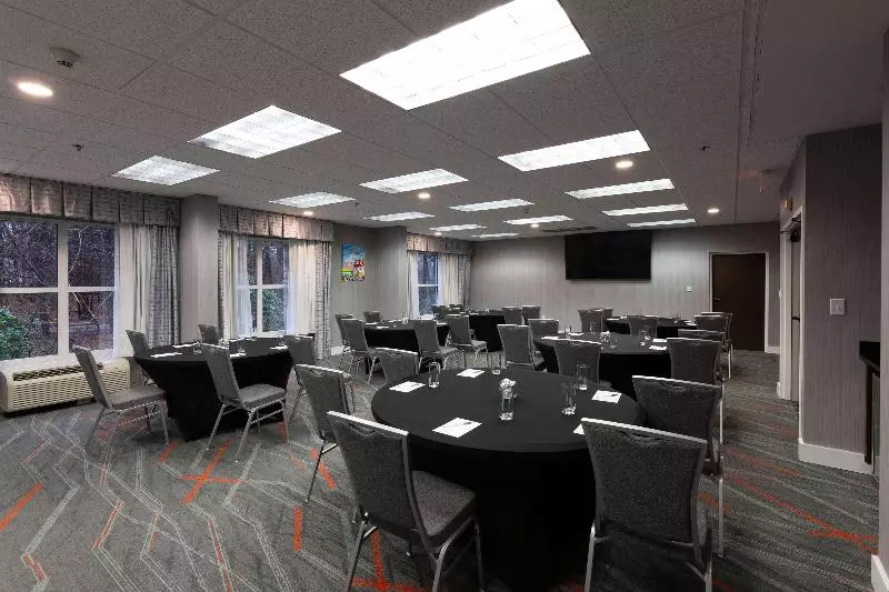 호텔 Hampton Inn & Suites Raleigh Cary Lenovo Center