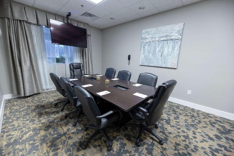 בית מלון כפרי Hampton Inn & Suites Raleigh Cary Lenovo Center