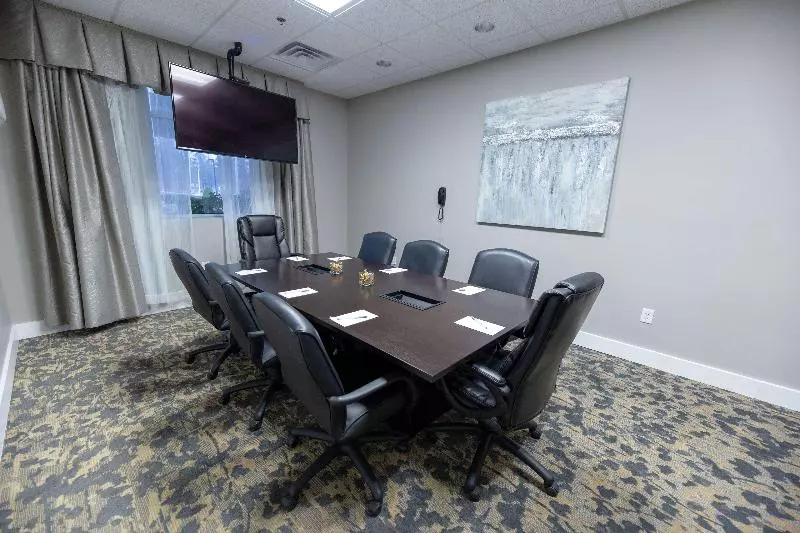 호텔 Hampton Inn & Suites Raleigh Cary Lenovo Center