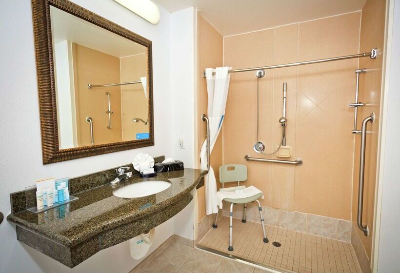 هتل Hampton Inn & Suites Sacramentocal Expo