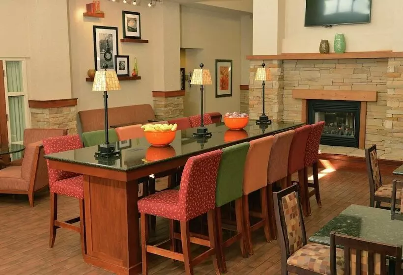 هتل Hampton Inn & Suites Springfield, Mo