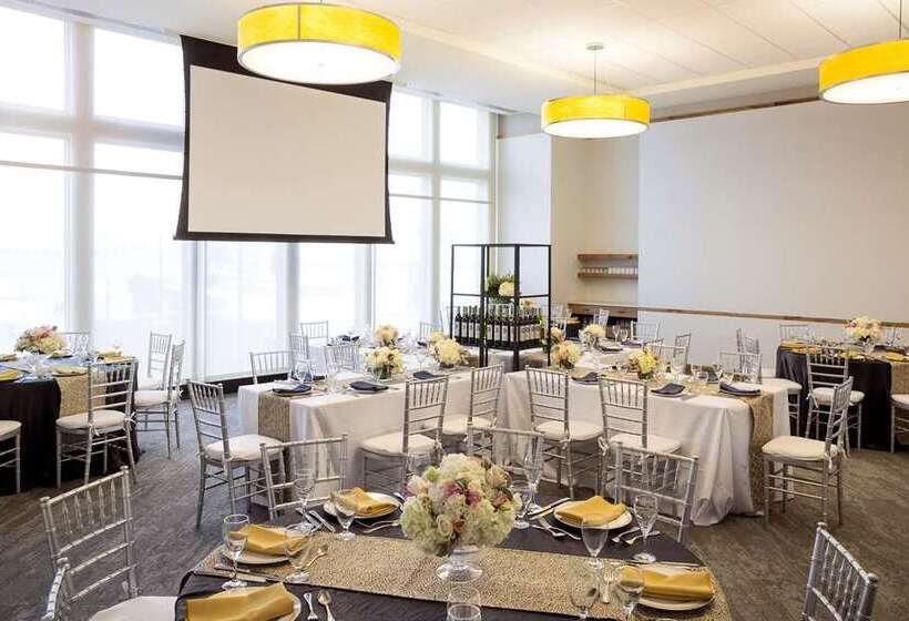 فندق Hilton Philadelphia At Penns Landing