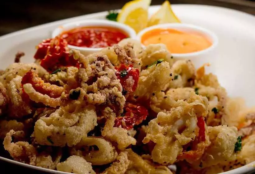 هتل Hilton Philadelphia At Penns Landing