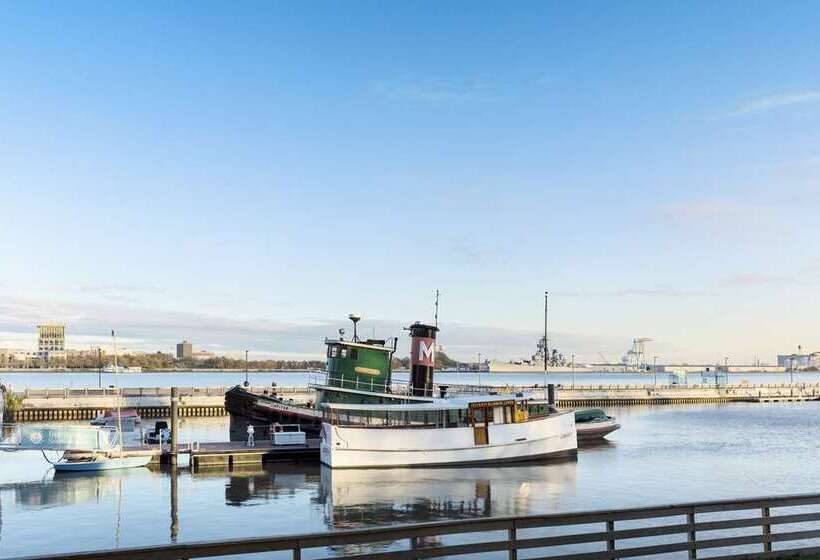 فندق Hilton Philadelphia At Penns Landing