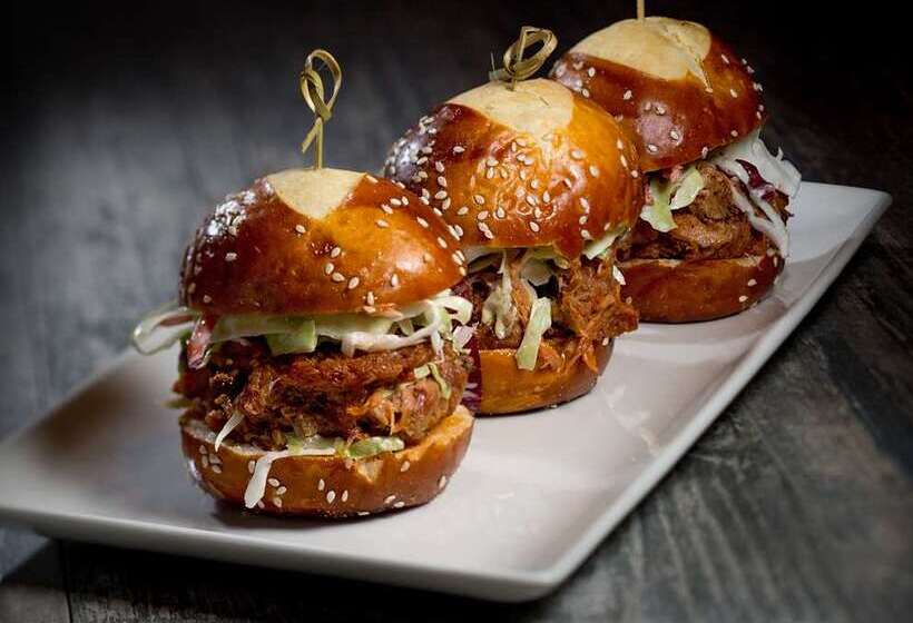 فندق Hilton Philadelphia At Penns Landing