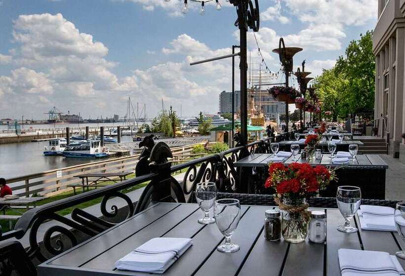 فندق Hilton Philadelphia At Penns Landing