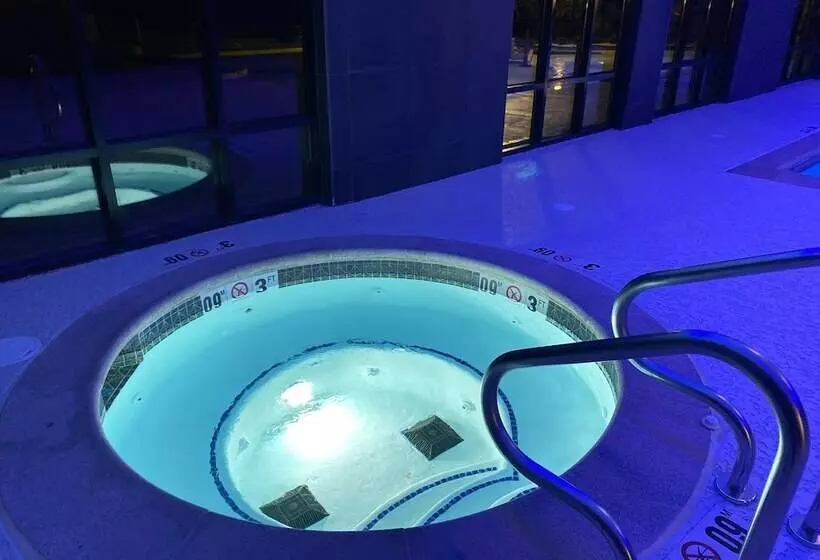 هتل La Quinta Inn & Suites By Wyndham St Louis Route 66