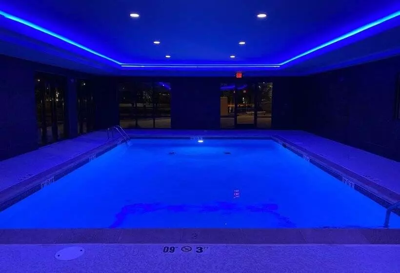 هتل La Quinta Inn & Suites By Wyndham St Louis Route 66