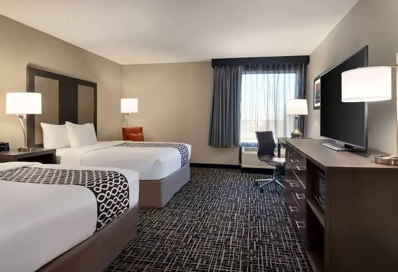 هتل La Quinta Inn & Suites By Wyndham St Louis Route 66
