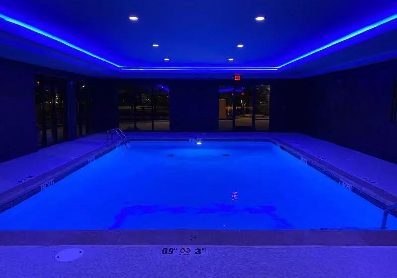 هتل La Quinta Inn & Suites By Wyndham St Louis Route 66