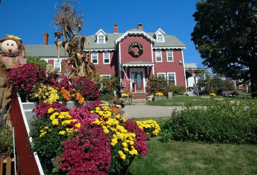 هتل Old Red Inn & Cottages