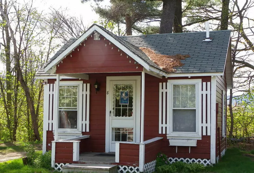 هتل Old Red Inn & Cottages