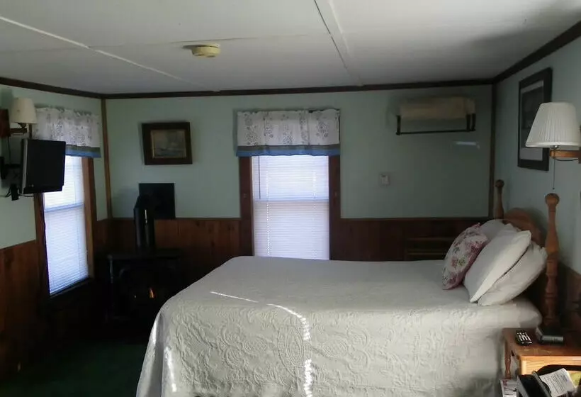 هتل Old Red Inn & Cottages